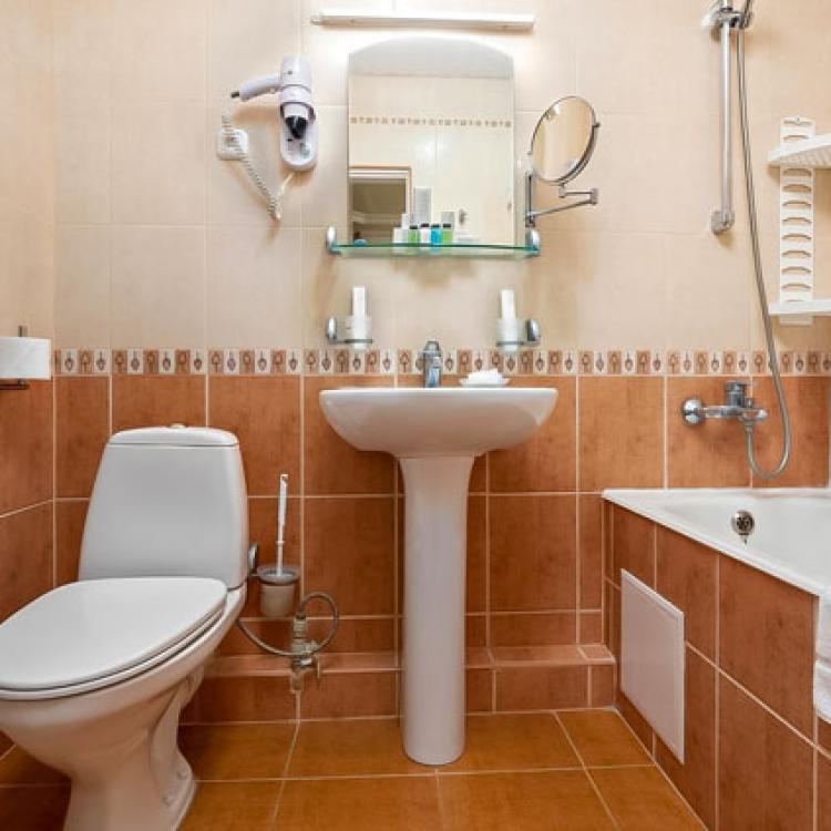 Ванная комната 2 местного 2 комнатного Люкса, Люкс-корпус в санатории Кругозор. Кисловодск