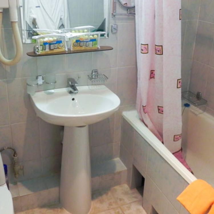 Ванная комната 2 местного 2 комнатного Люкса, Люкс-корпус 1 этаж в санатории Кругозор. Кисловодск